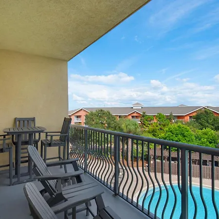 Beach Resort 406